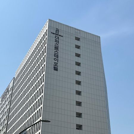 เดอะ เฟิสต์ สเตย์ โฮเทล  Hotel โซล ภายนอก รูปภาพ