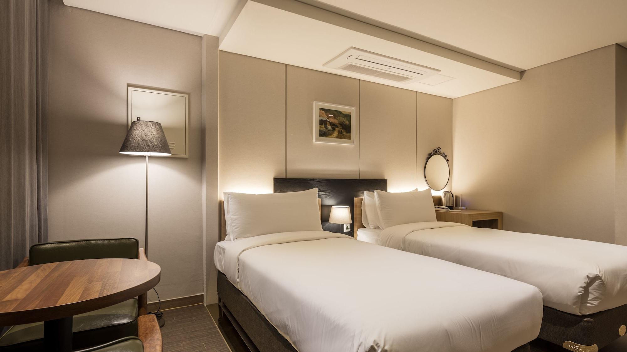 เดอะ เฟิสต์ สเตย์ โฮเทล  Hotel โซล ภายนอก รูปภาพ